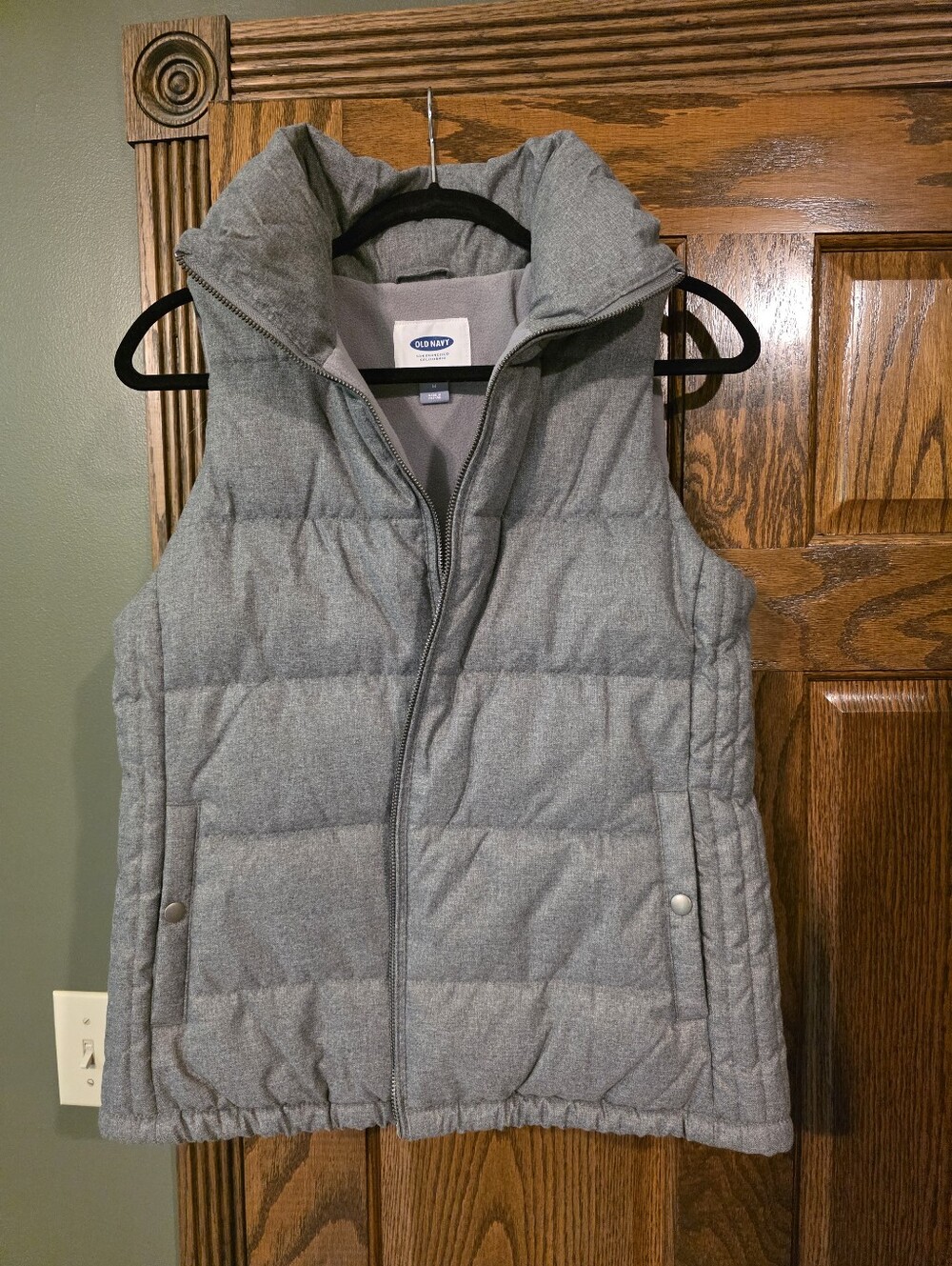 Old Navy Quilted Puffer Vest in Heather Gray - Women's Size M
